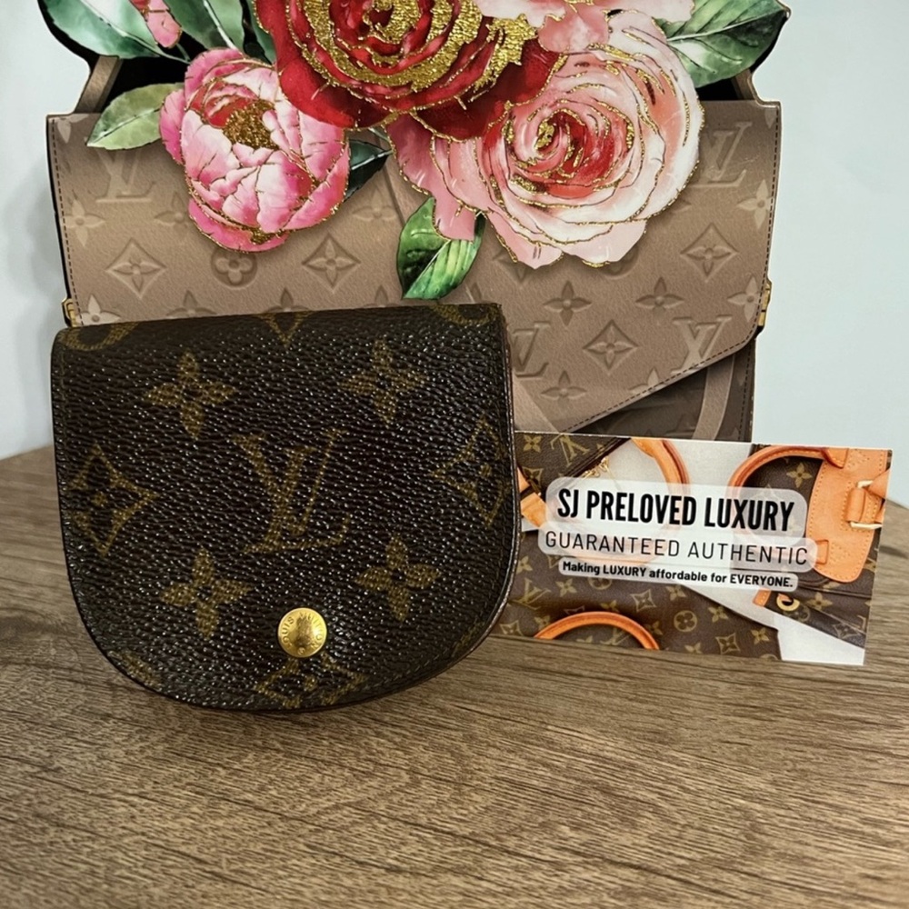 LOUIS VUITTON monogram coin pouch! Preloved excellent condition!
